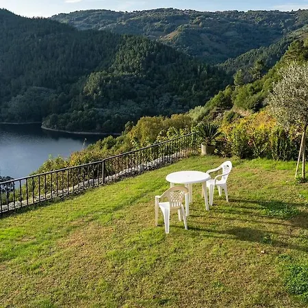 Casa El Mirador Del Mino En La Ribeira Sacra *